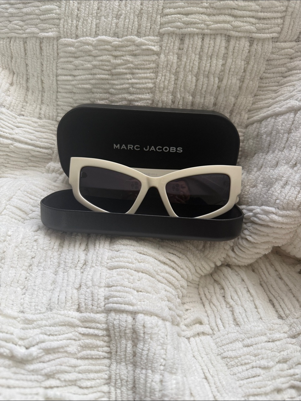 Marc Jacobs cream Cat-Eye Sunglasses with Dark Lenses